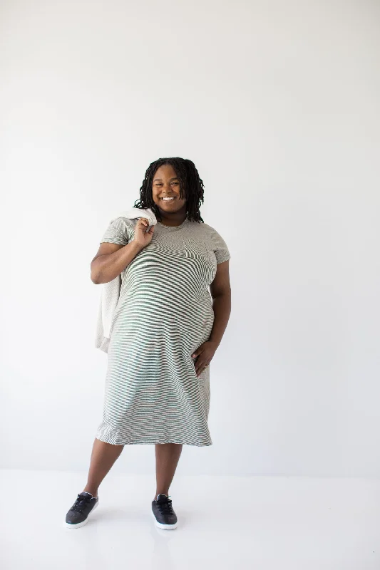 Plus size dresses with strong stitching last years -Plus 'Kimberly' Striped Knit Midi Dress in Black FINAL SALE