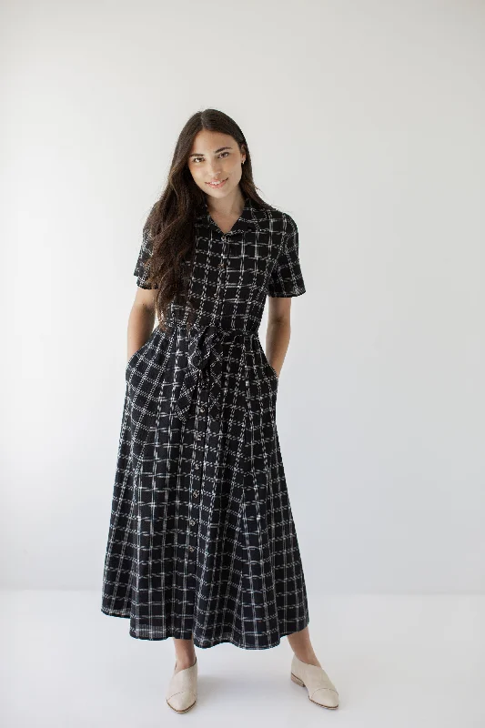 Plus size dresses for casual Fridays stay relaxed -'Mae' A-Line Cotton Plaid Print Shirtdress in Black