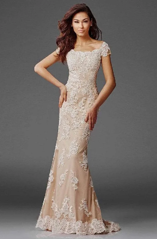 Plus size dresses for wide hips fit nicely -Clarisse - M6417 Romantic Lace Bateau Evening Gown