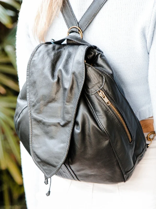 Stylish leather backpack for urban daily commuting -The Convertible - Backpack/Shoulder Bag - Kangaroo