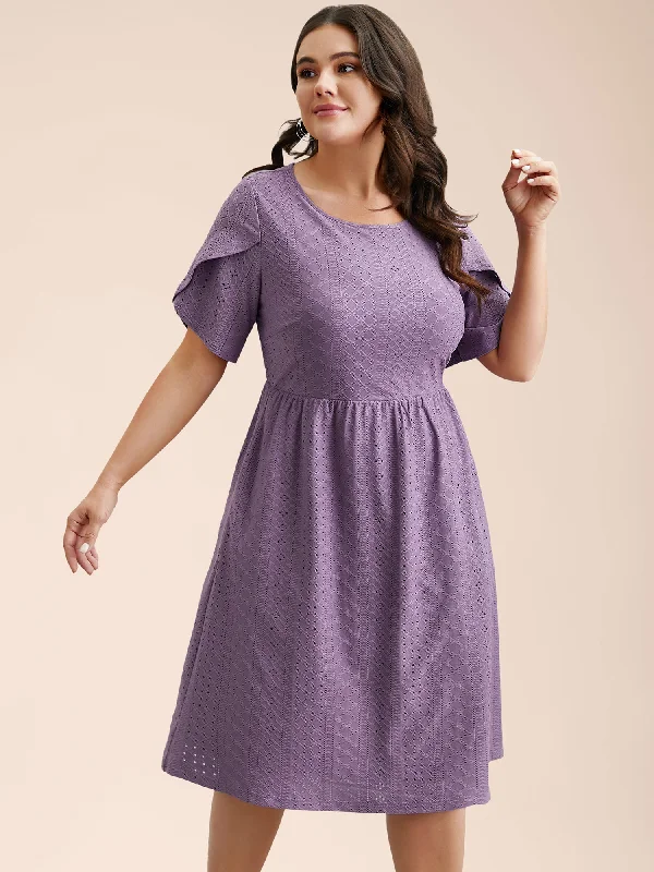 Plus size dresses for outdoor events stay comfy -Textured Plain Petal Sleeve Pockets Midi Dress