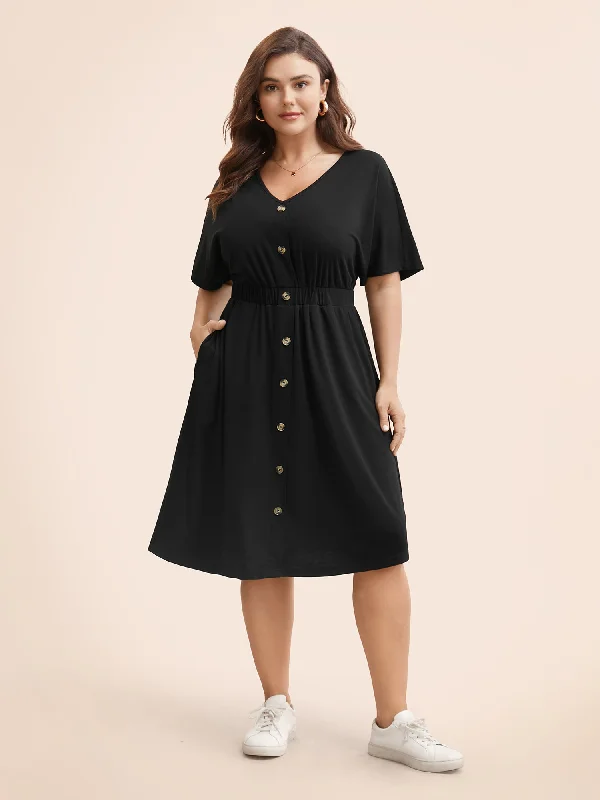 Plus size dresses for bold looks stand out -Supersoft Essentials Contrast Button Detail Shirred Pocket Dress